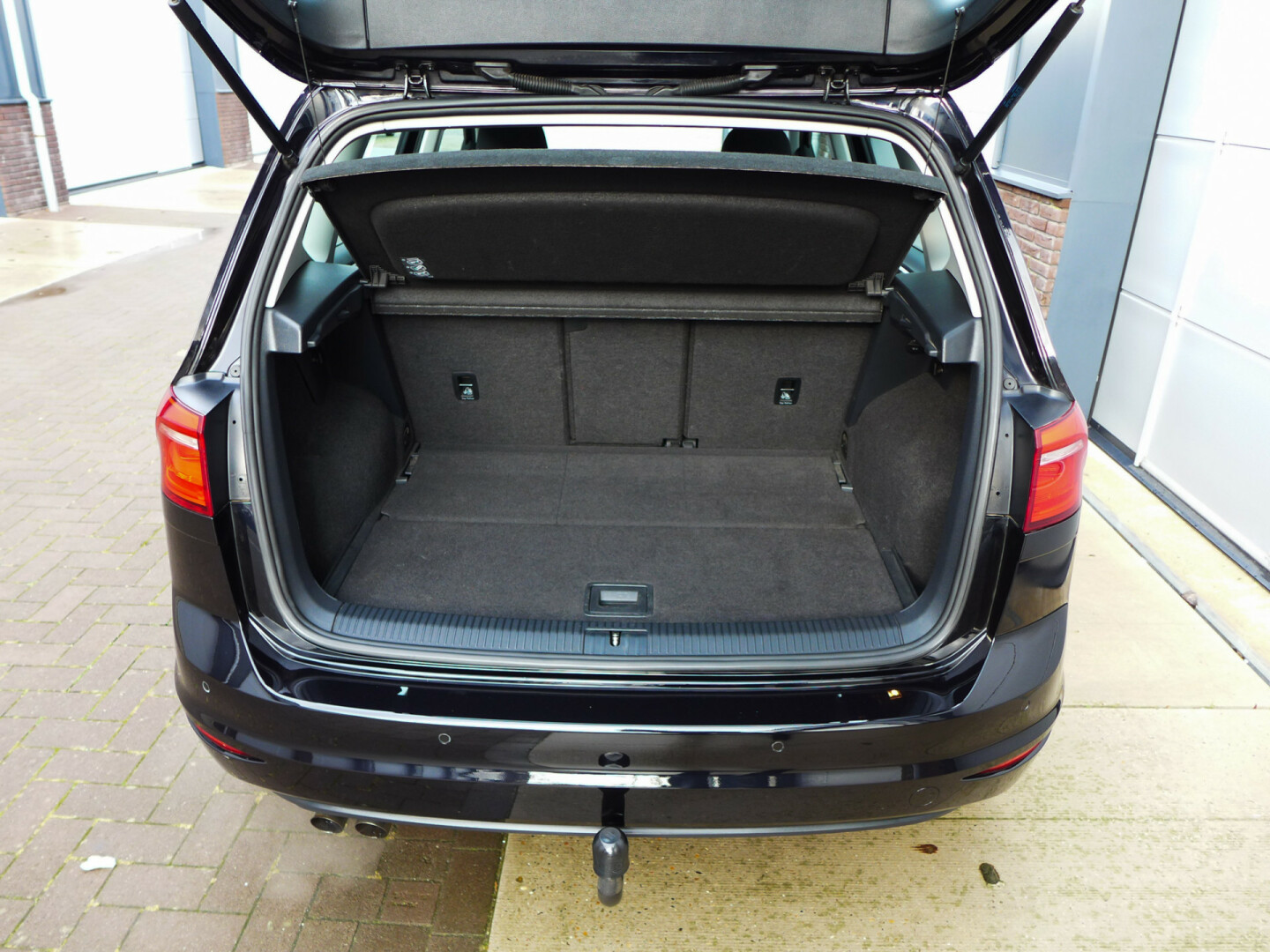 Volkswagen-Golf Sportsvan-10