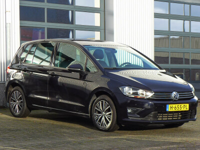Volkswagen-Golf Sportsvan-2