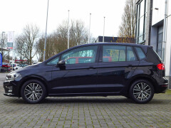 Volkswagen-Golf Sportsvan-3