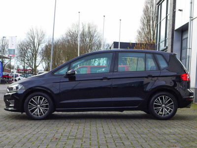 Volkswagen-Golf Sportsvan-3