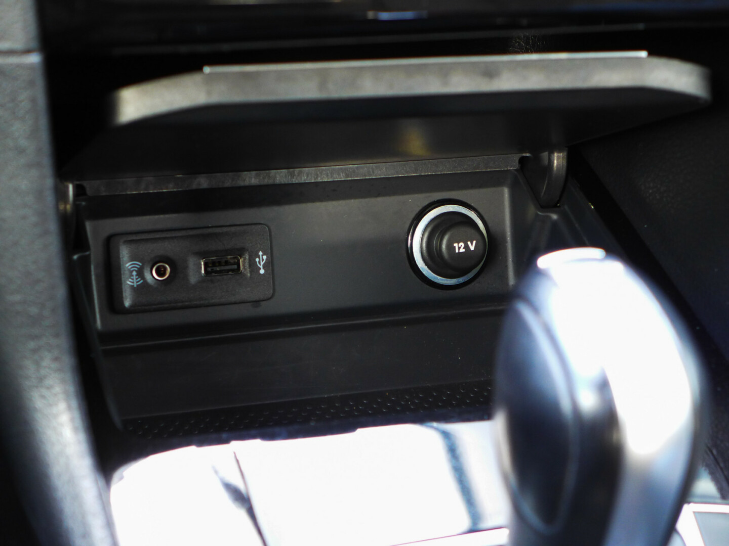 Volkswagen-Golf Sportsvan-32