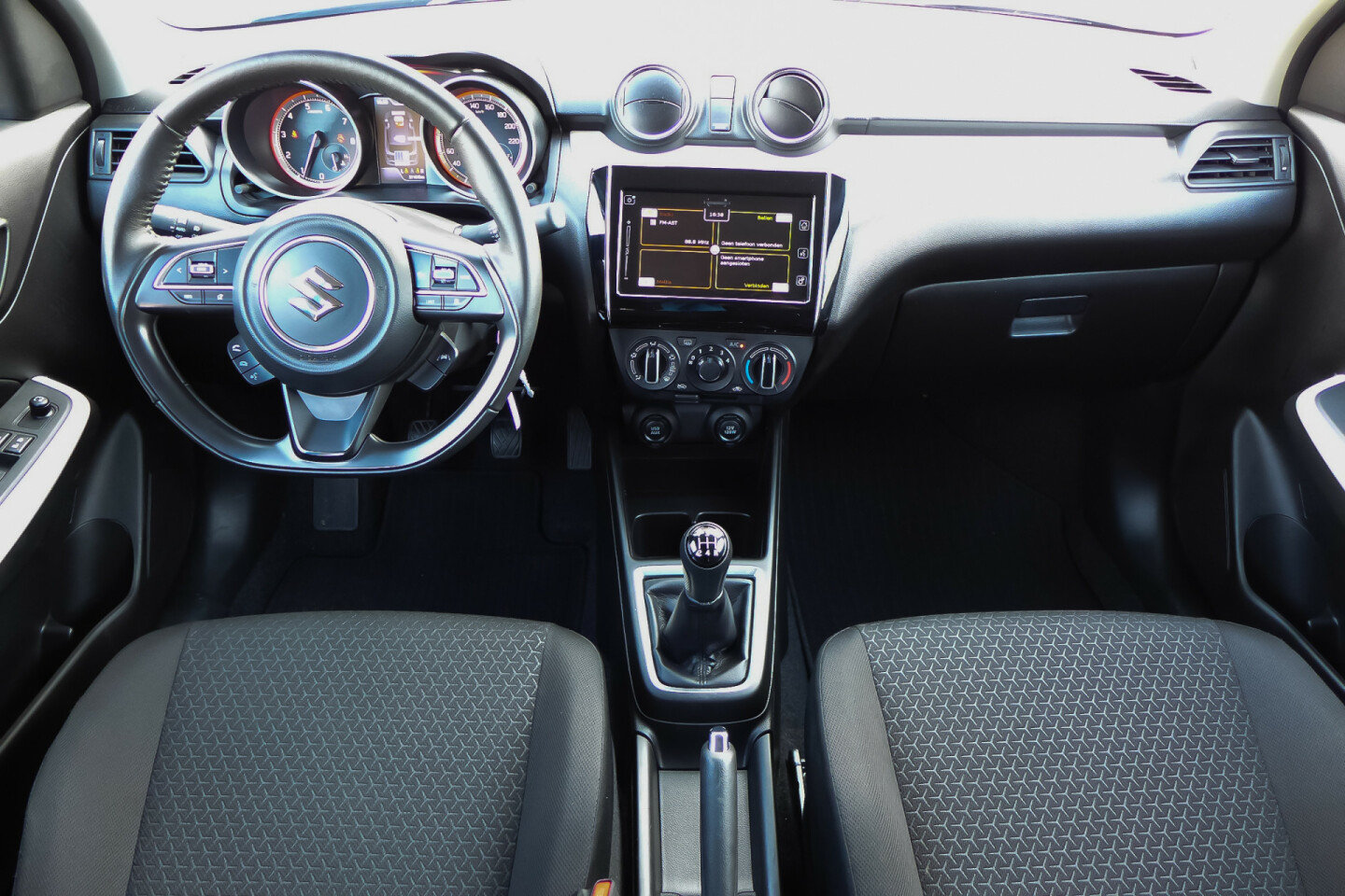 Suzuki-Swift-12