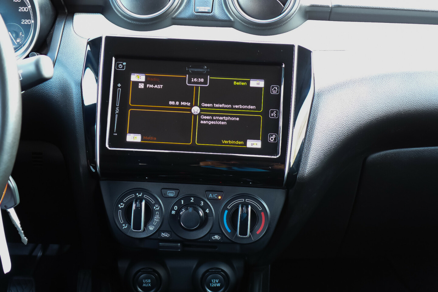 Suzuki-Swift-16