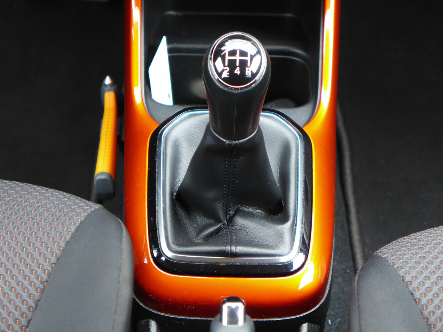 Suzuki-Ignis-25