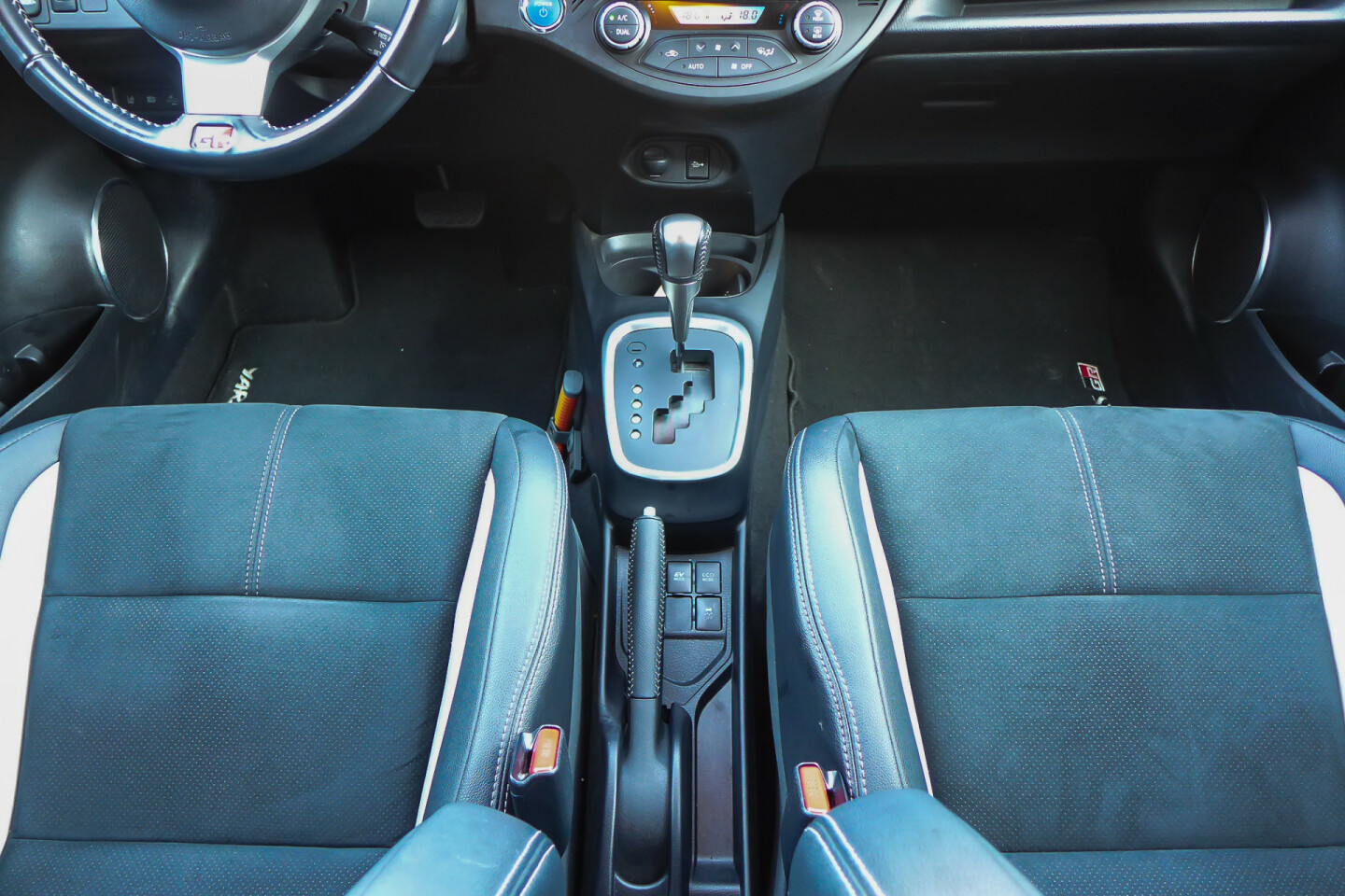 Toyota-Yaris-15