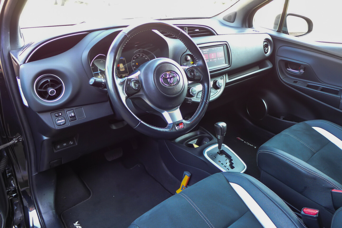 Toyota-Yaris-8