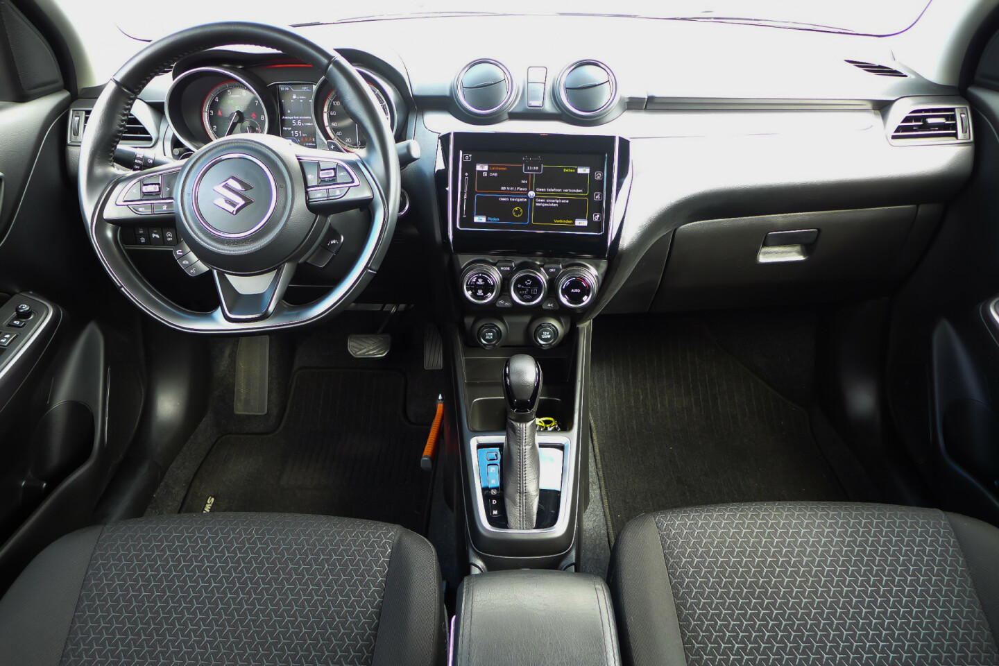 Suzuki-Swift-11