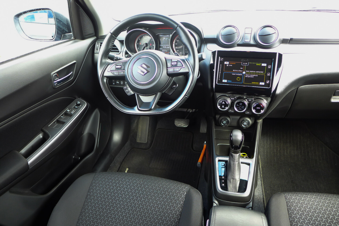 Suzuki-Swift-12