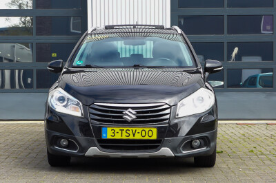 Suzuki-S-Cross-1