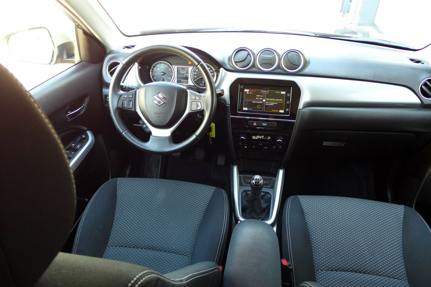 Suzuki-Vitara-17