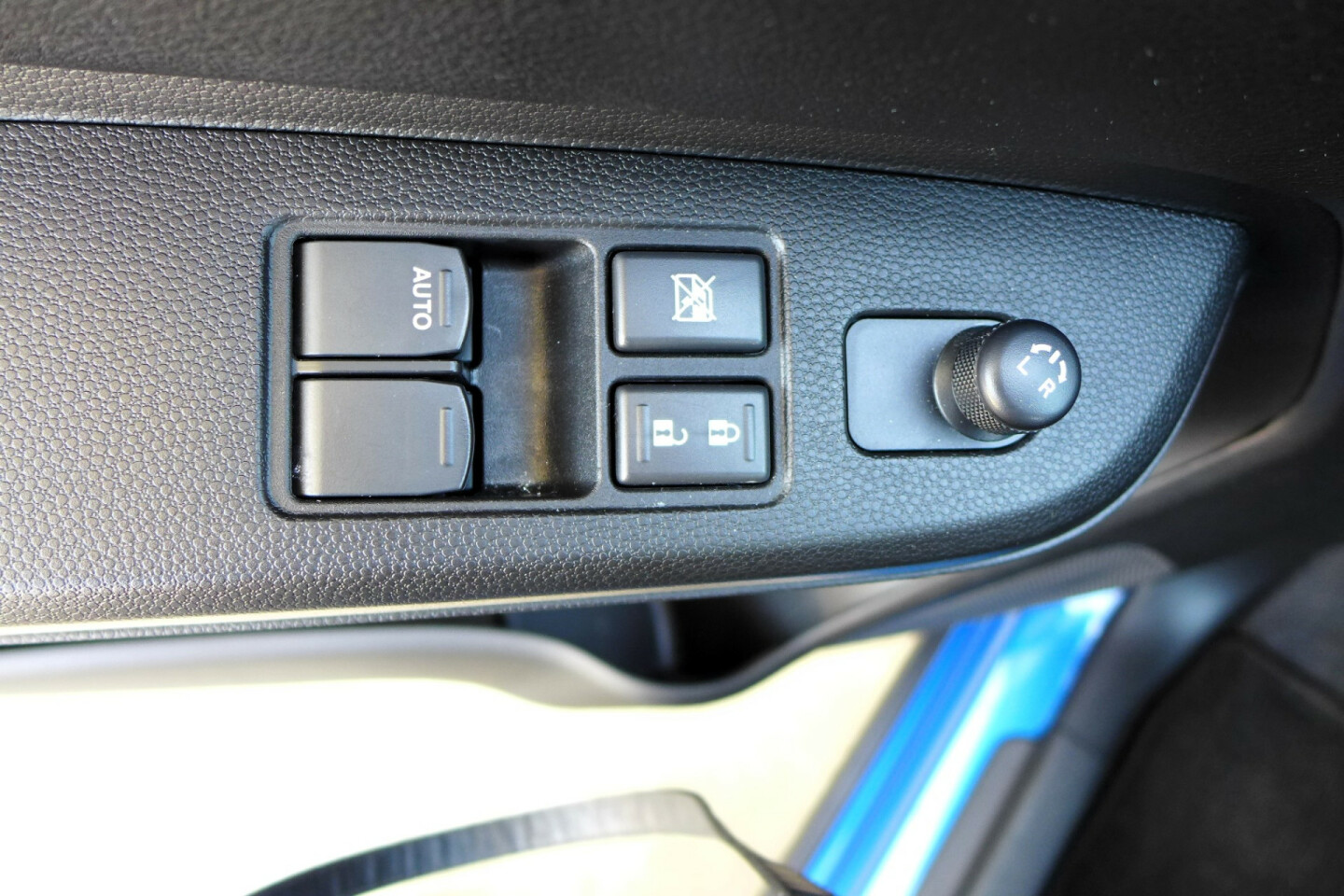 Suzuki-Ignis-10