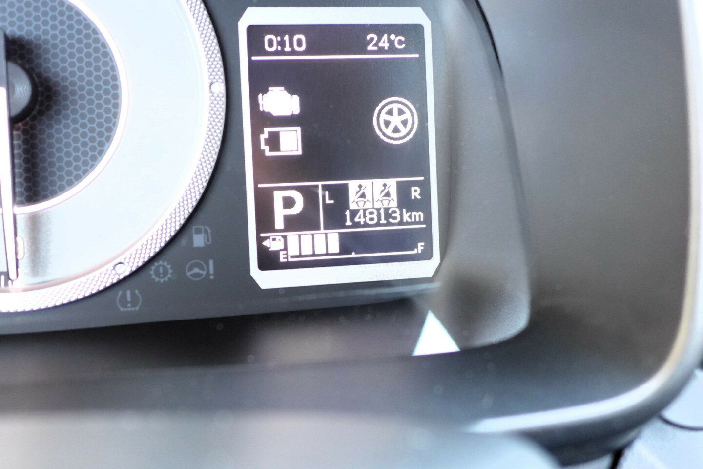 Suzuki-Ignis-17