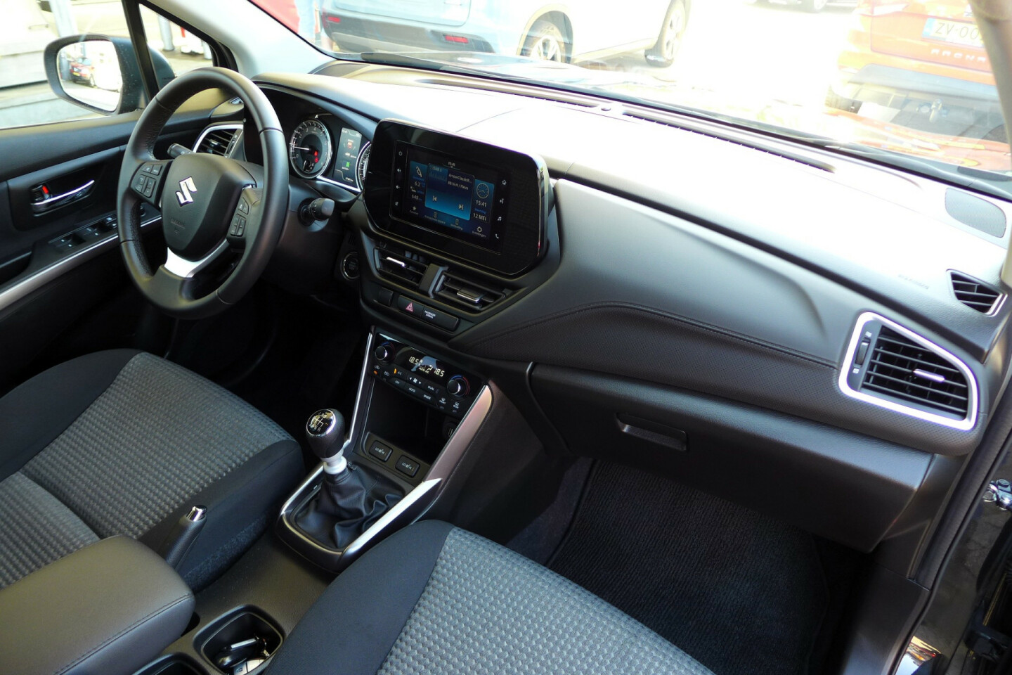 Suzuki-S-Cross-13