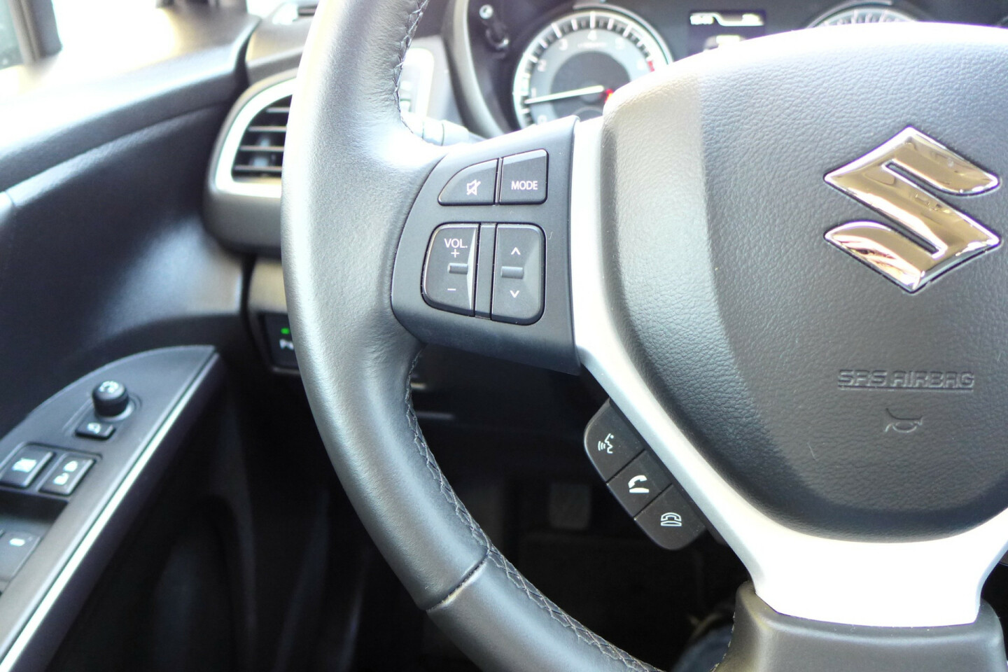 Suzuki-S-Cross-16