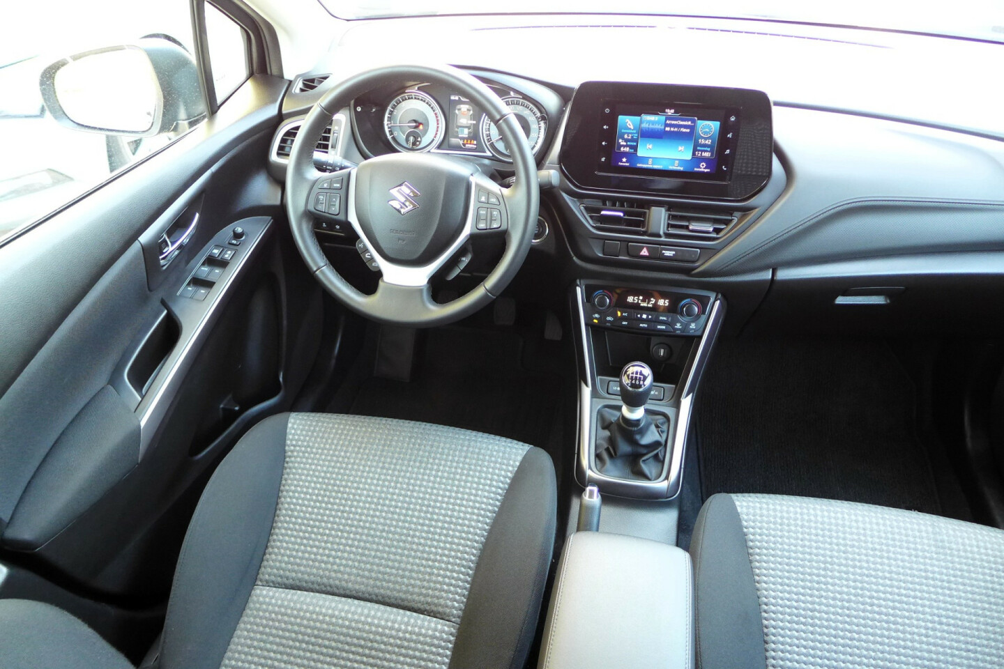 Suzuki-S-Cross-19
