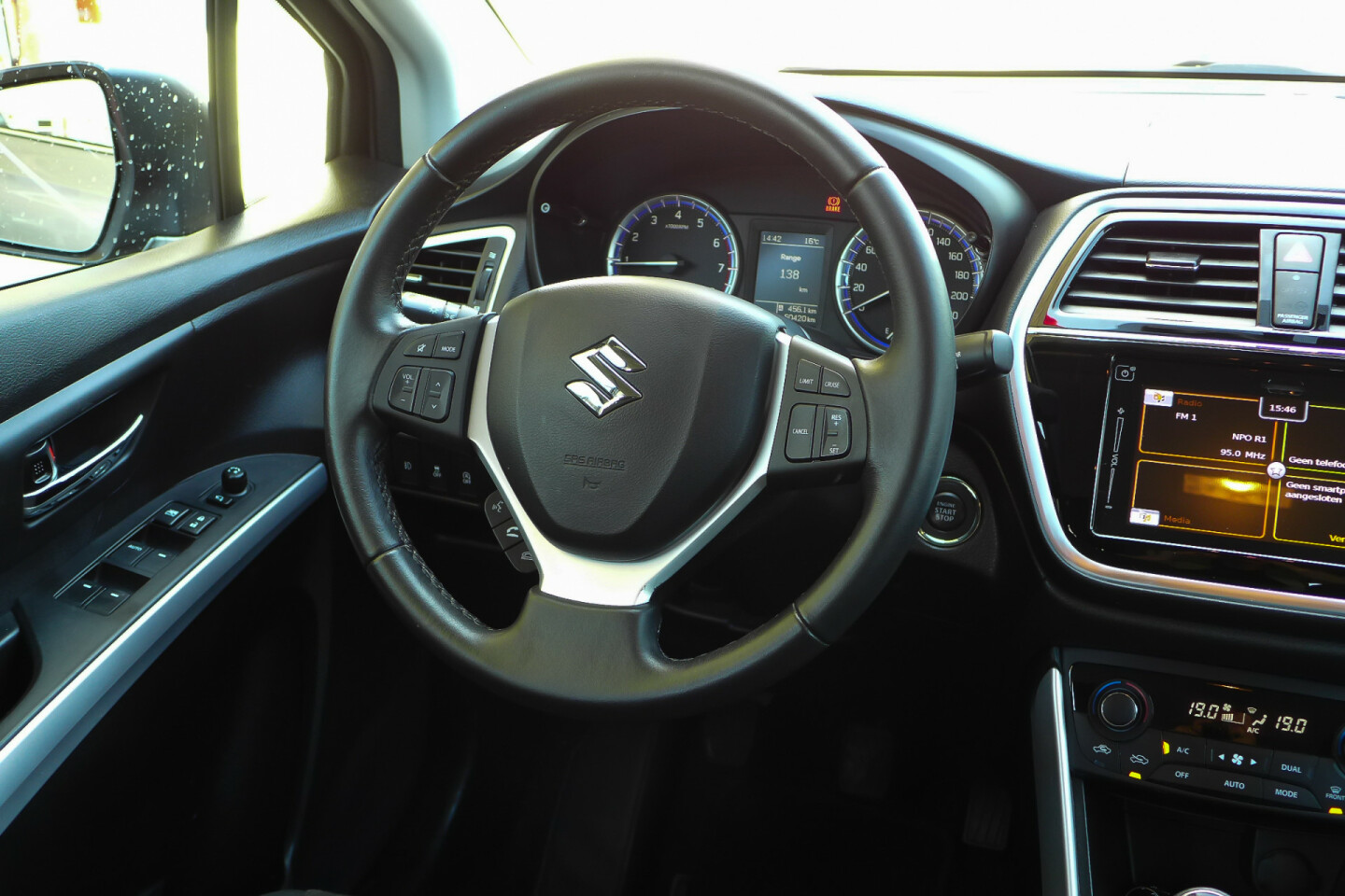 Suzuki-S-Cross-10