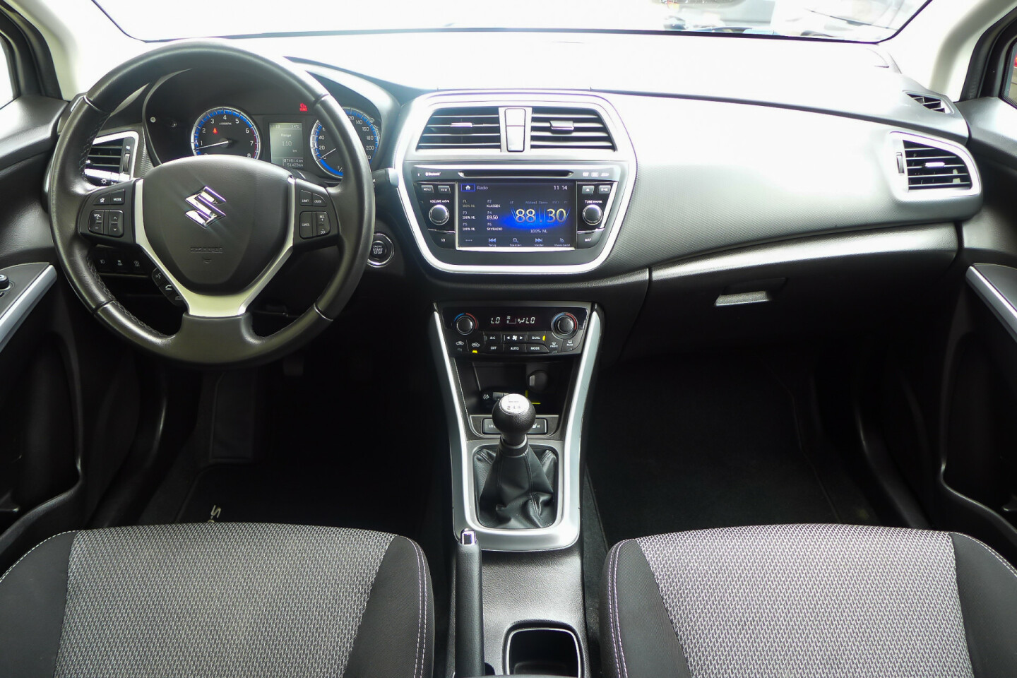 Suzuki-S-Cross-12