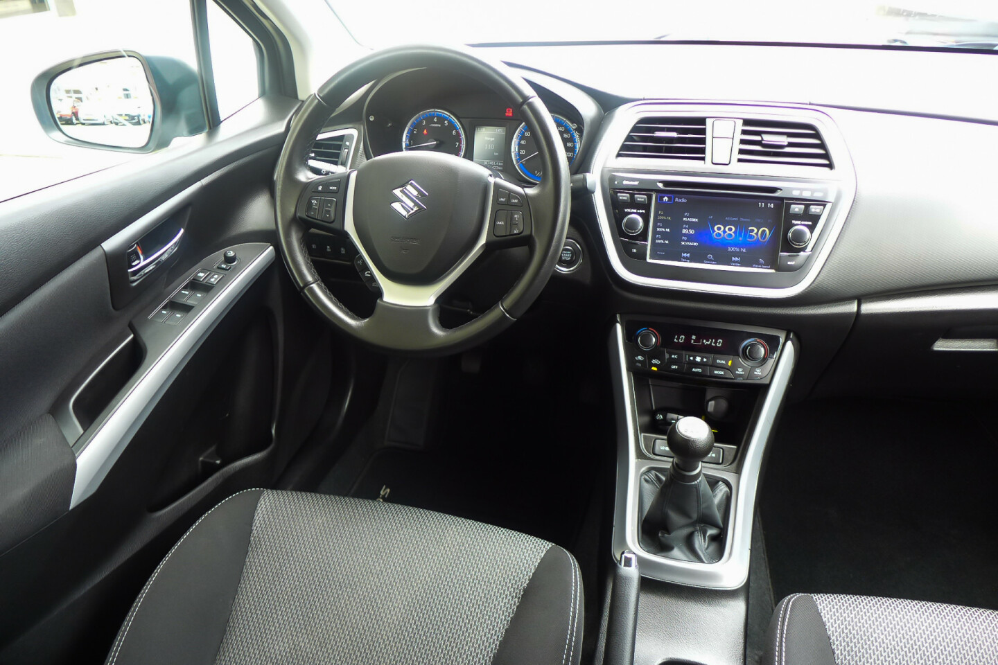 Suzuki-S-Cross-13