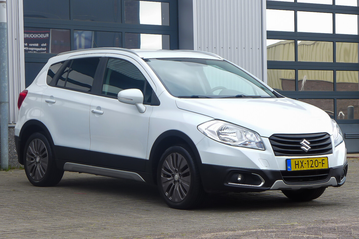 Suzuki-S-Cross-2