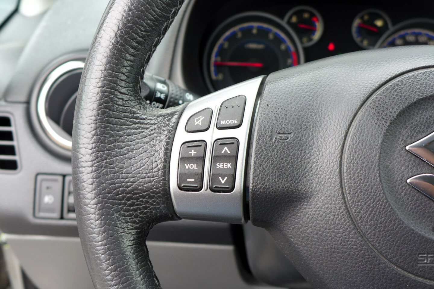 Suzuki-SX4-13