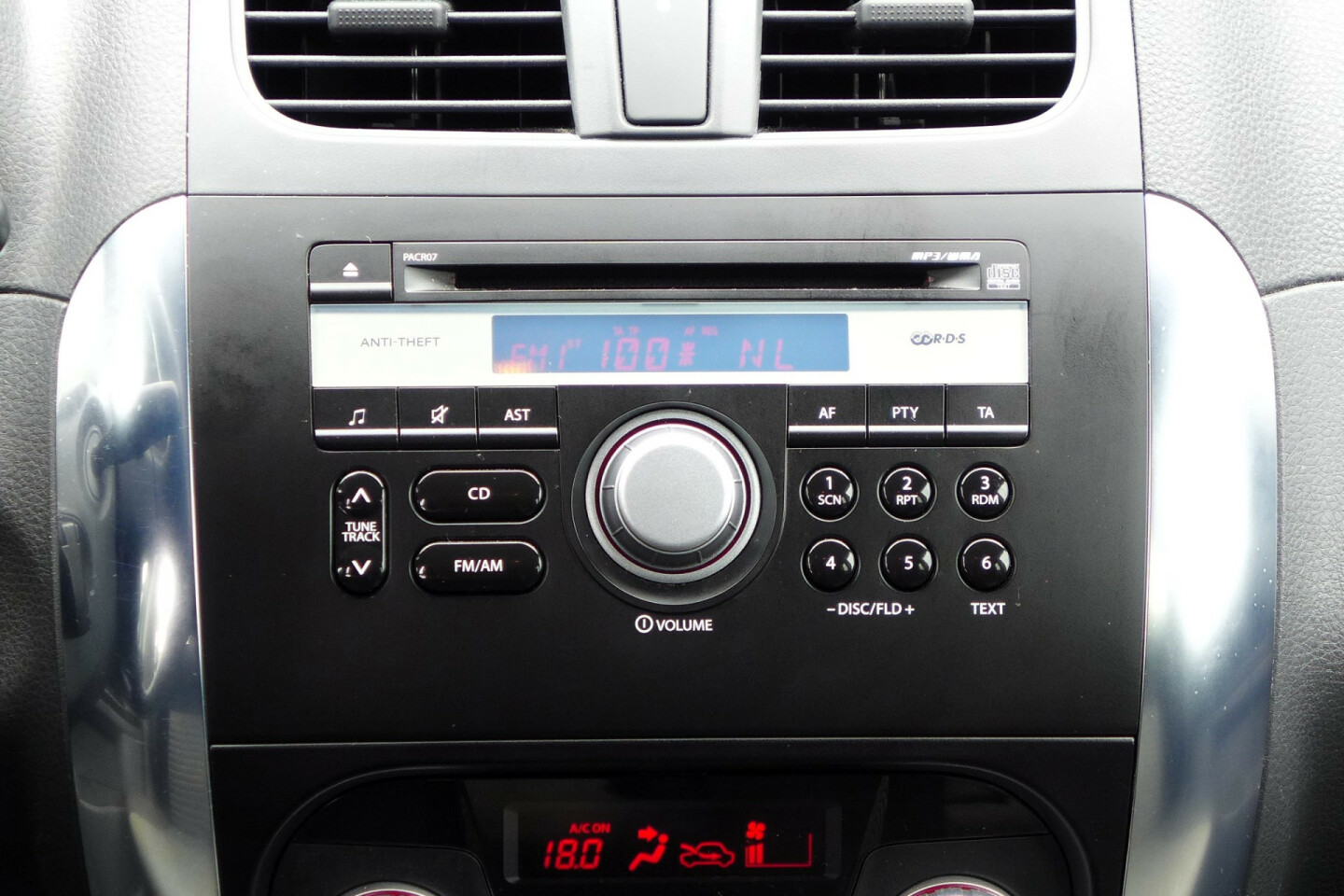 Suzuki-SX4-17