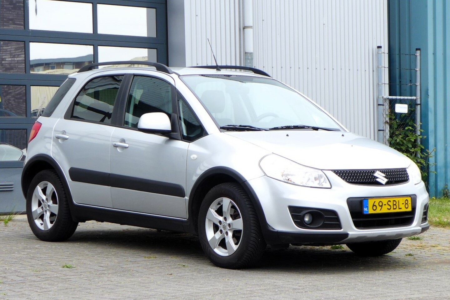 Suzuki-SX4-3
