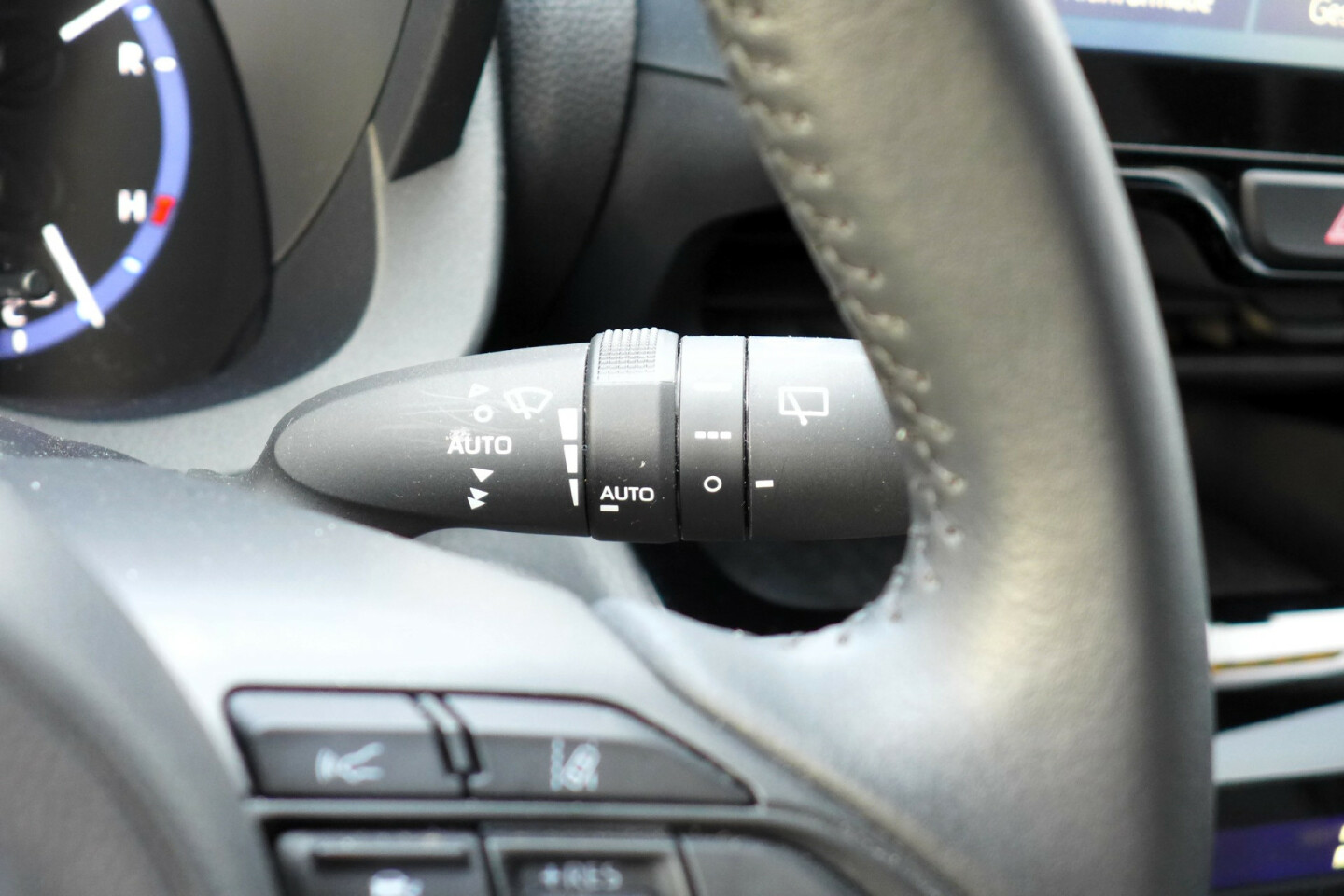 Toyota-Yaris Cross-15