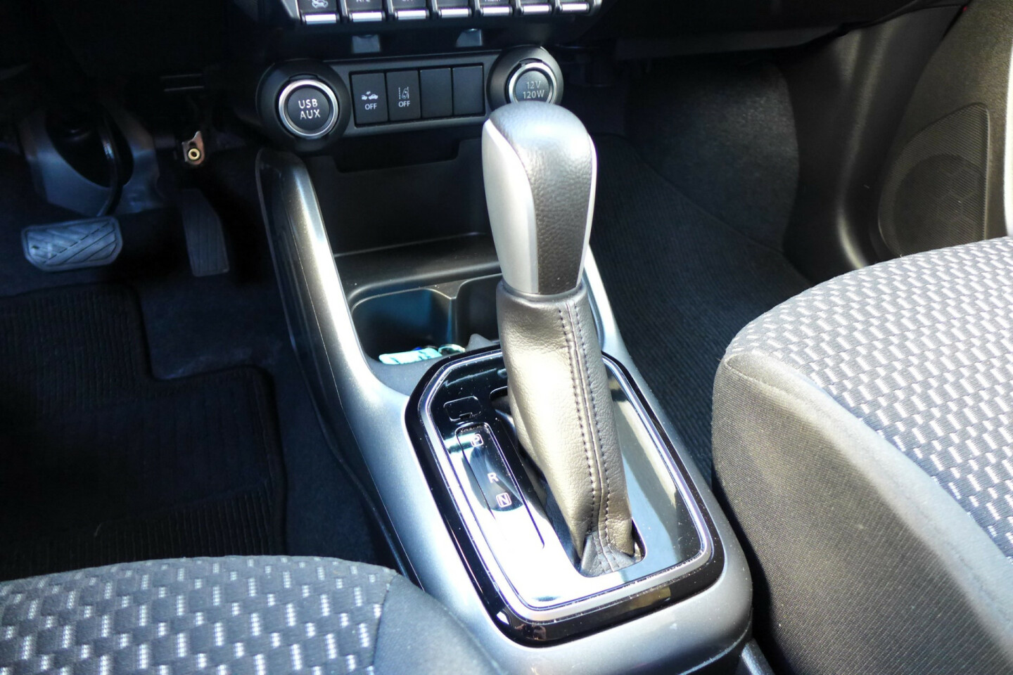 Suzuki-Ignis-23