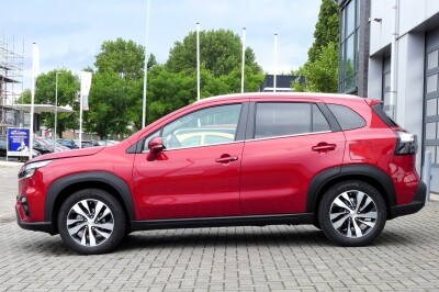 Suzuki-S-Cross-1