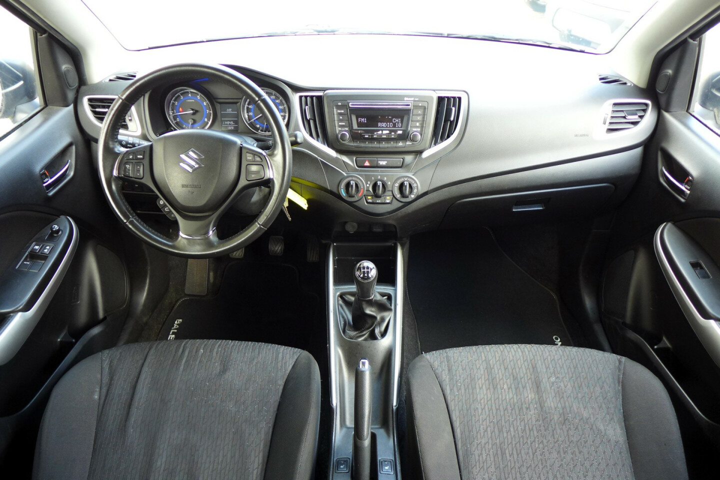 Suzuki-Baleno-11