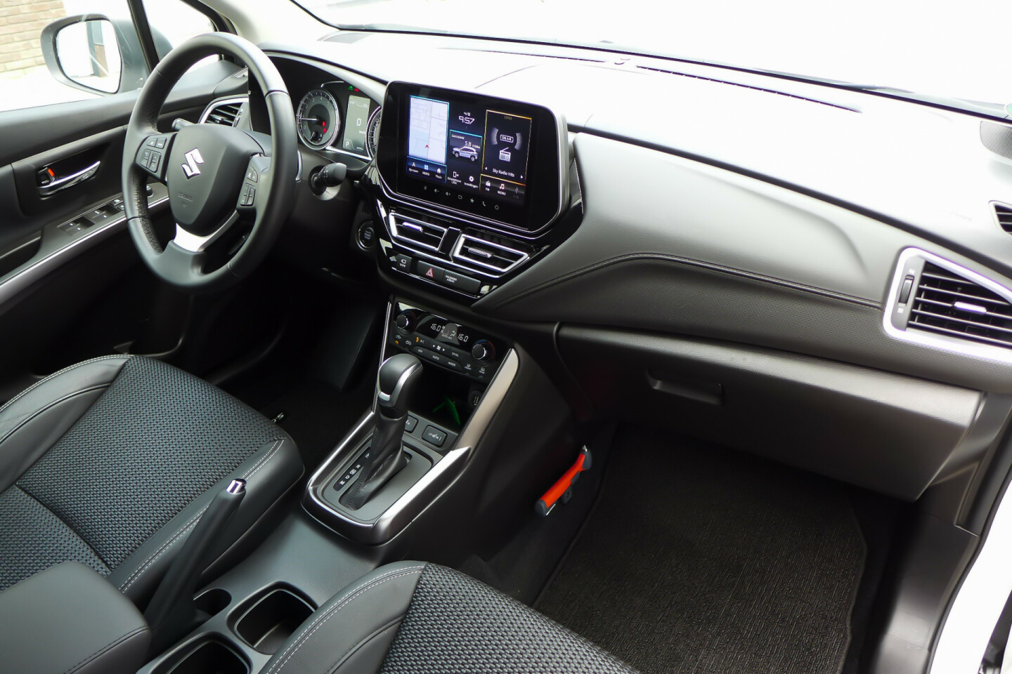 Suzuki-S-Cross-10