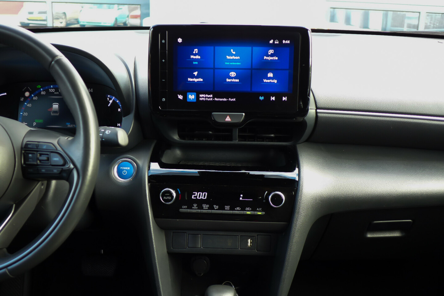 Toyota-Yaris Cross-15