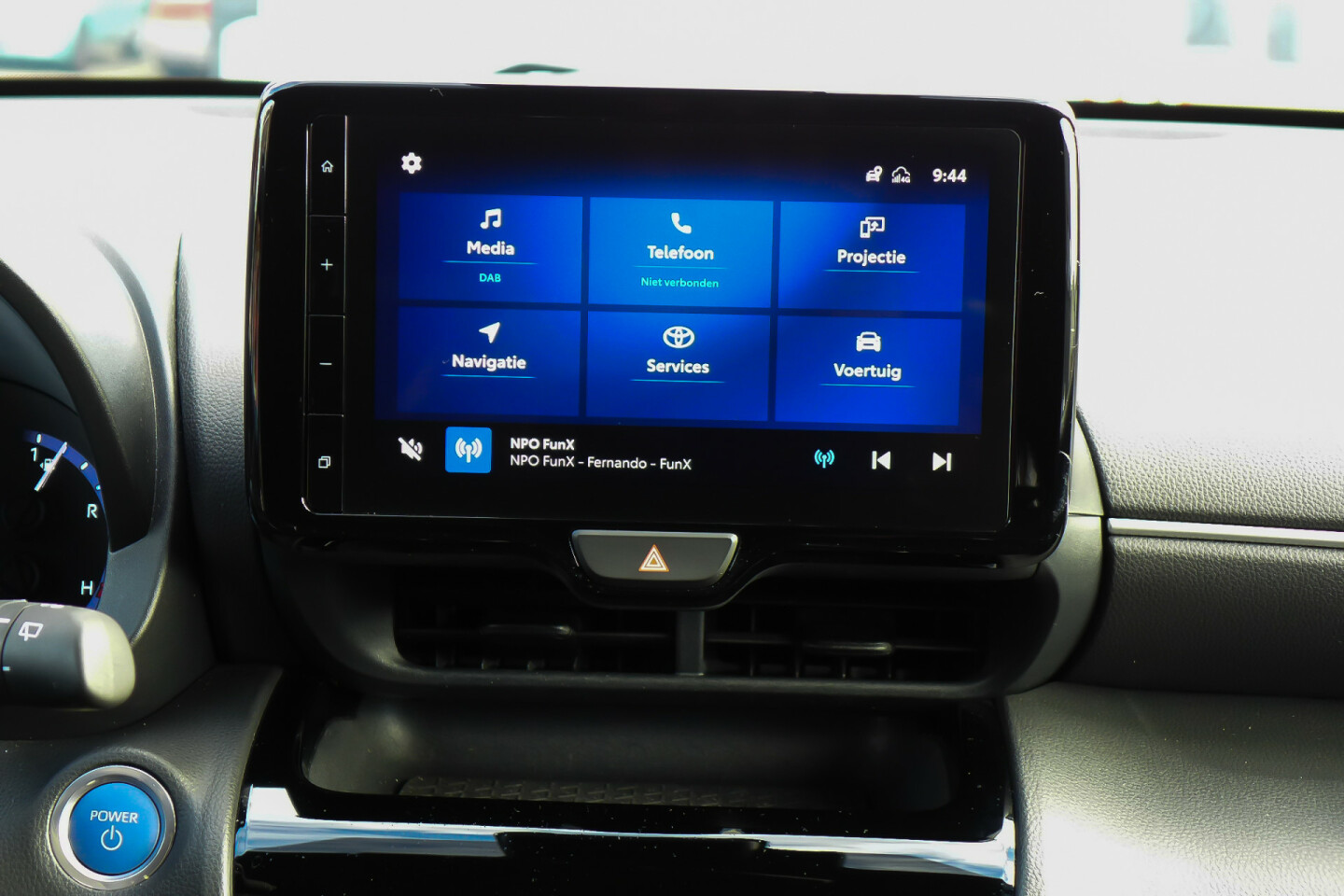 Toyota-Yaris Cross-16