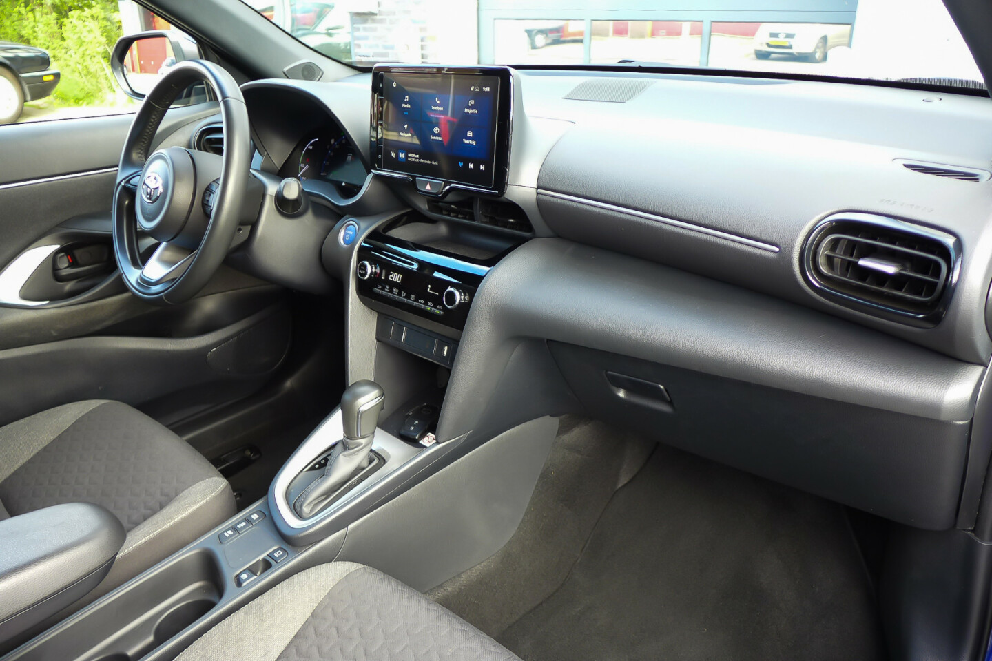 Toyota-Yaris Cross-20