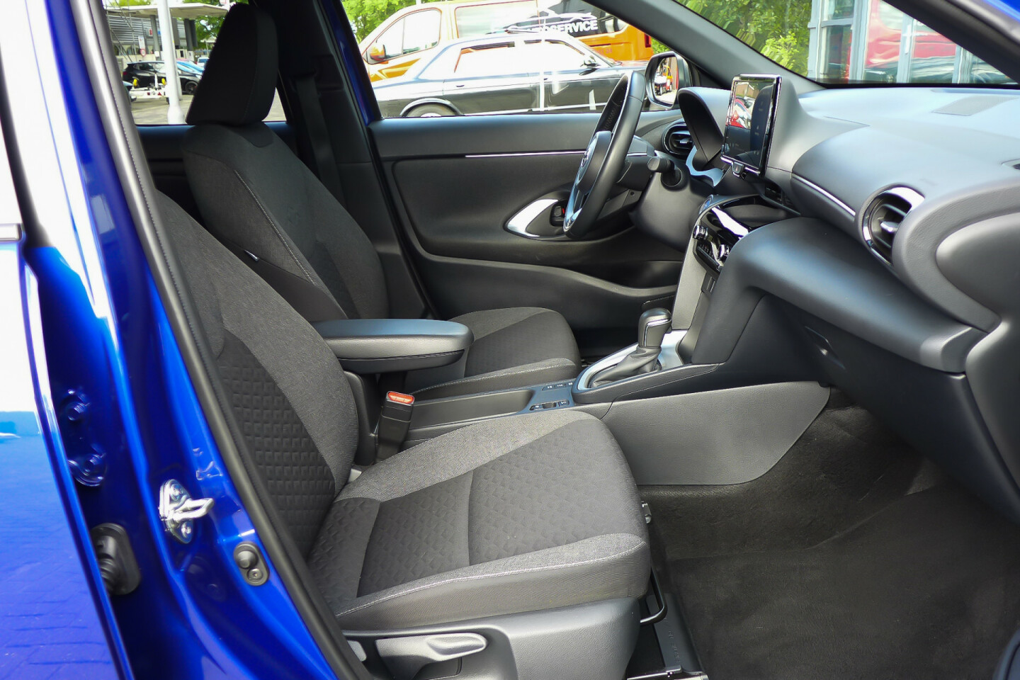Toyota-Yaris Cross-21