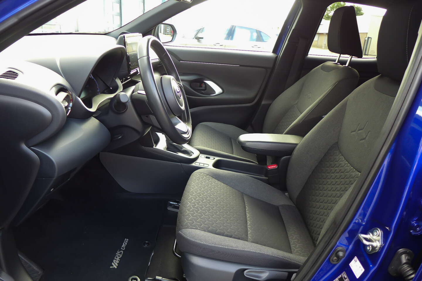 Toyota-Yaris Cross-9