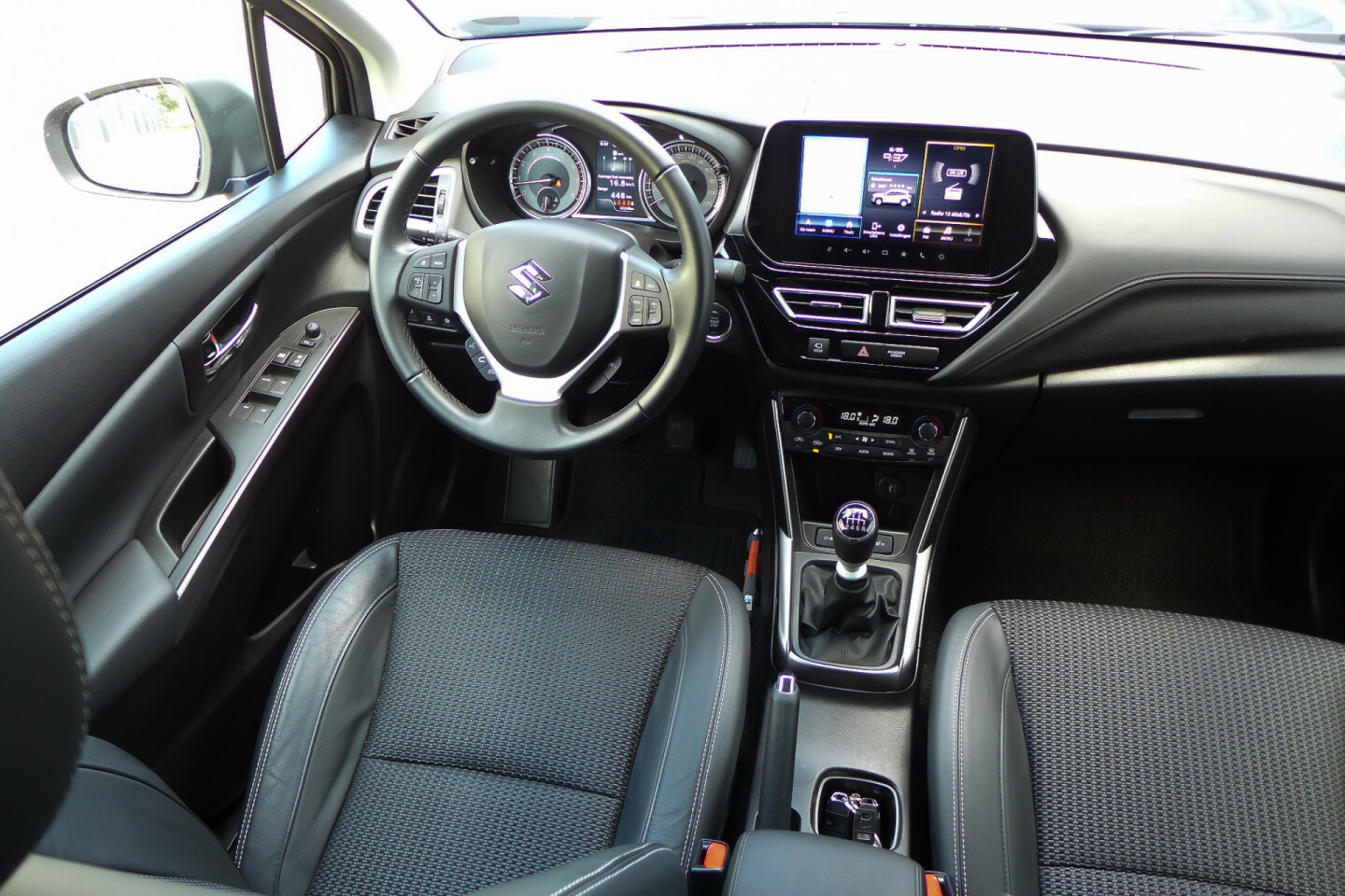Suzuki-S-Cross-14