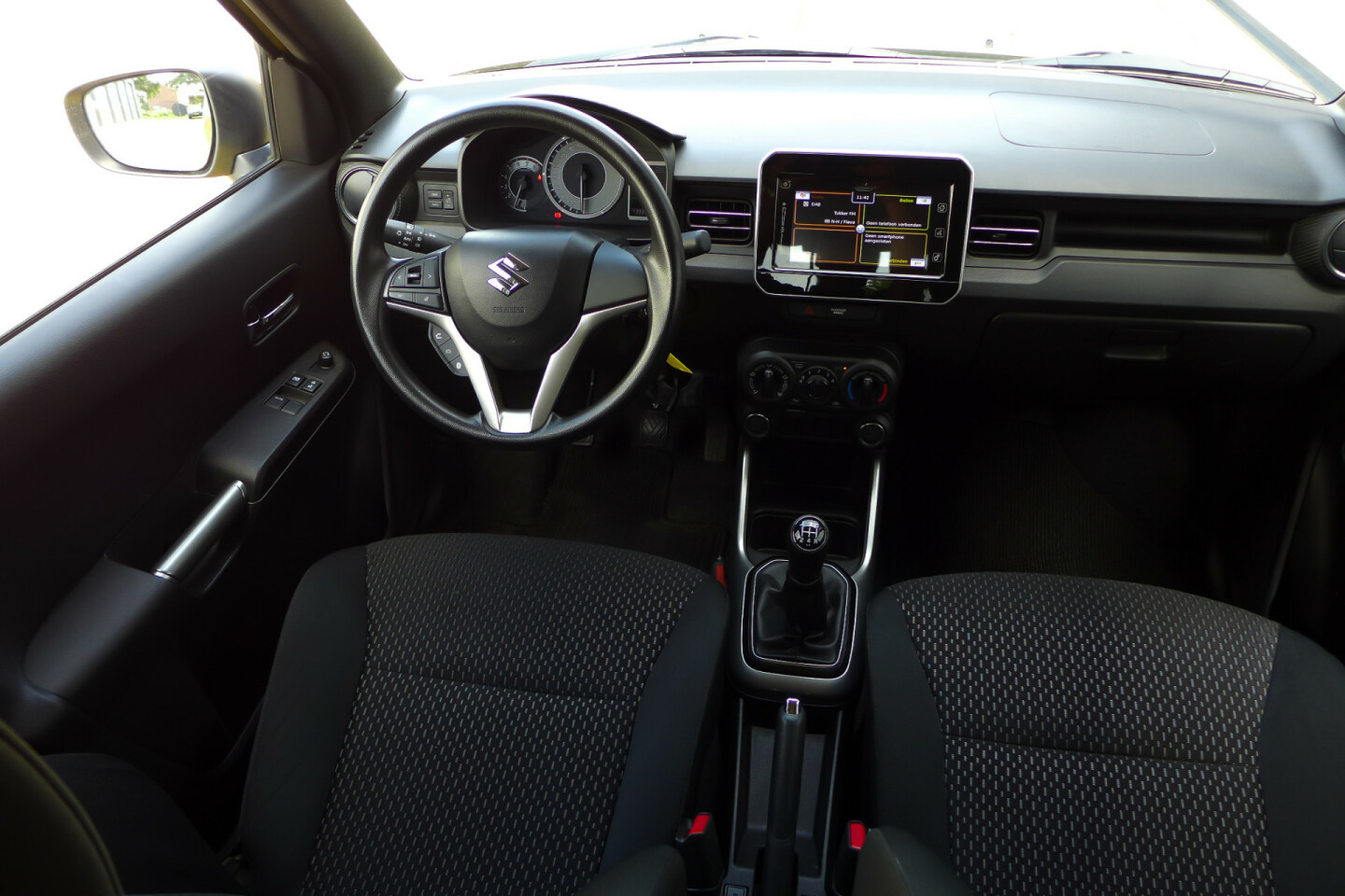 Suzuki-Ignis-14